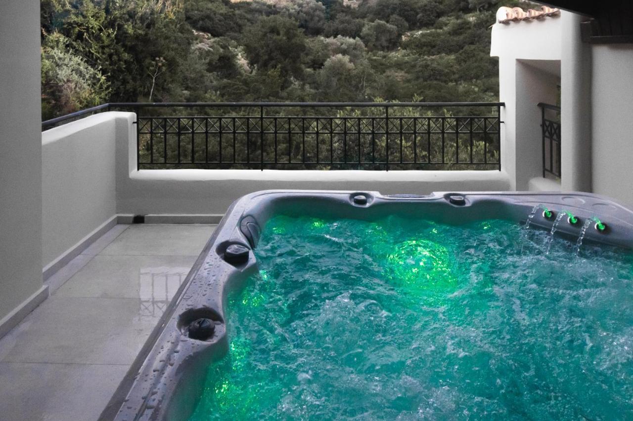 Villa Ventus, 40Sqm Private Pool & Hot Tub! Roussospition Bagian luar foto