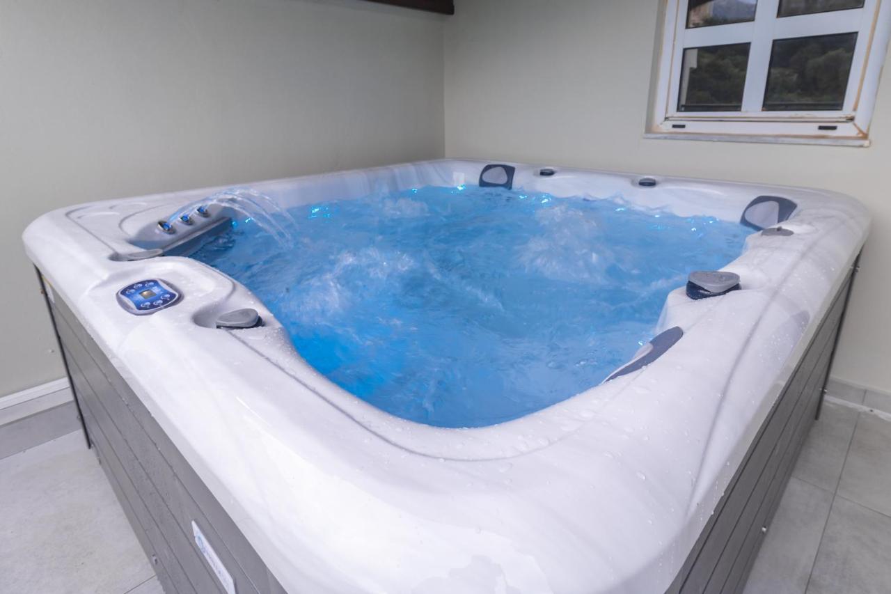 Villa Ventus, 40Sqm Private Pool & Hot Tub! Roussospition Bagian luar foto