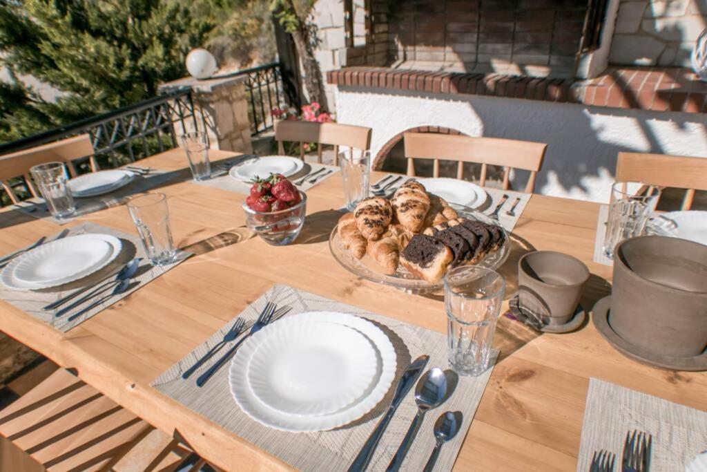 Villa Ventus, 40Sqm Private Pool & Hot Tub! Roussospition Bagian luar foto