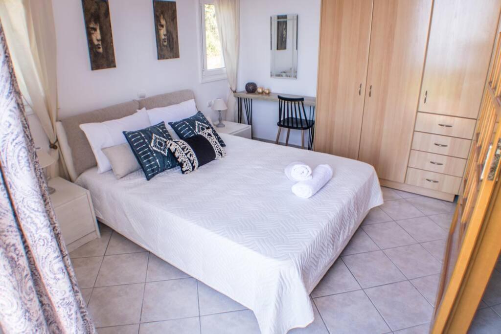 Villa Ventus, 40Sqm Private Pool & Hot Tub! Roussospition Bagian luar foto