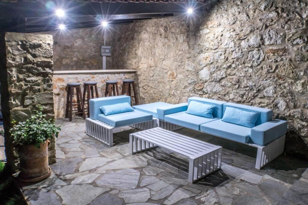 Villa Ventus, 40Sqm Private Pool & Hot Tub! Roussospition Bagian luar foto